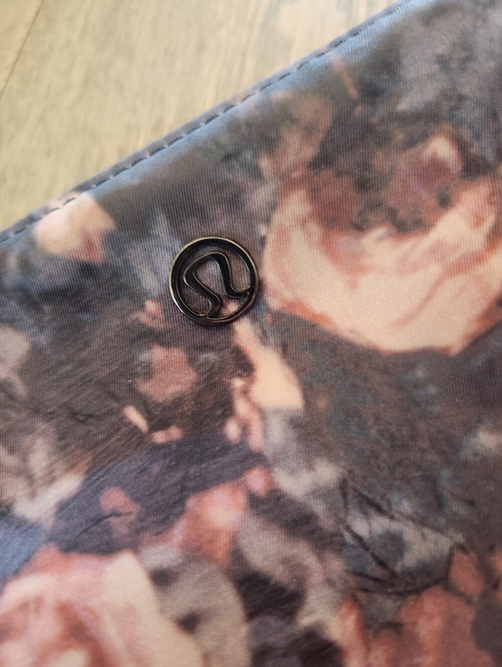 EUC lululemon athletica Floral Makeup Bag - Picture 2 of 3